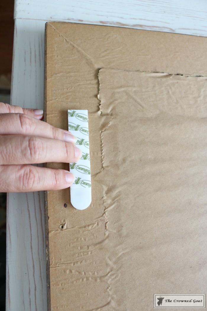 Hanging photo sale frames without nails