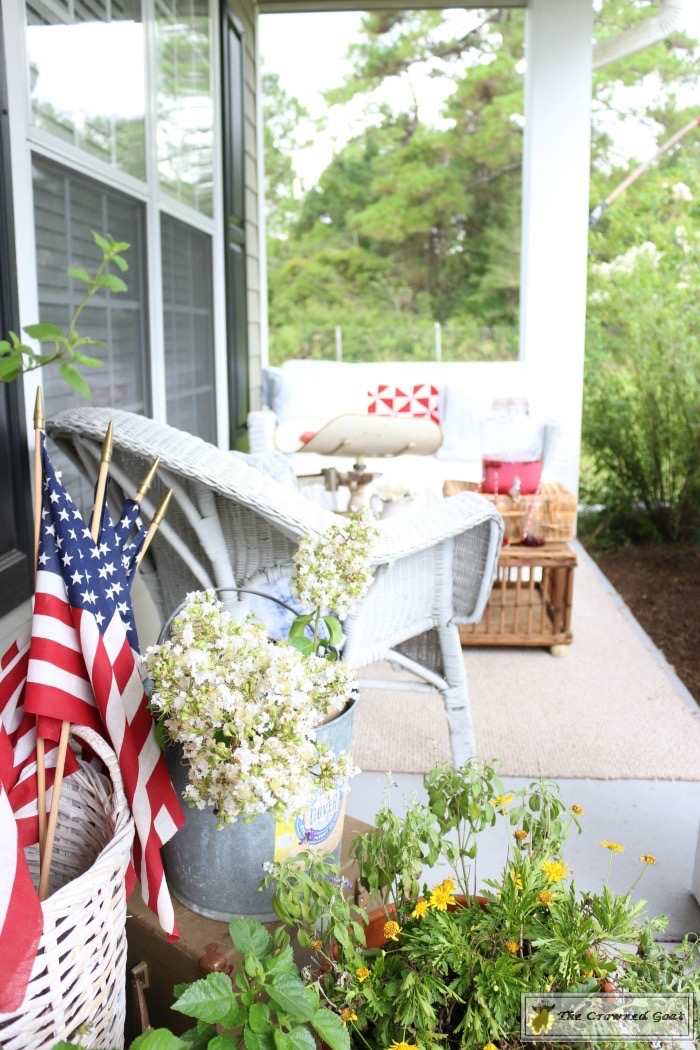 Patriotic Coffee Table Decor - 2 Bees in a Pod