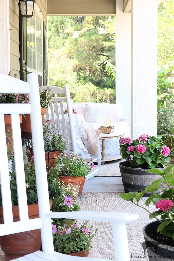 4 easy steps for a quick front porch Summer makeover!